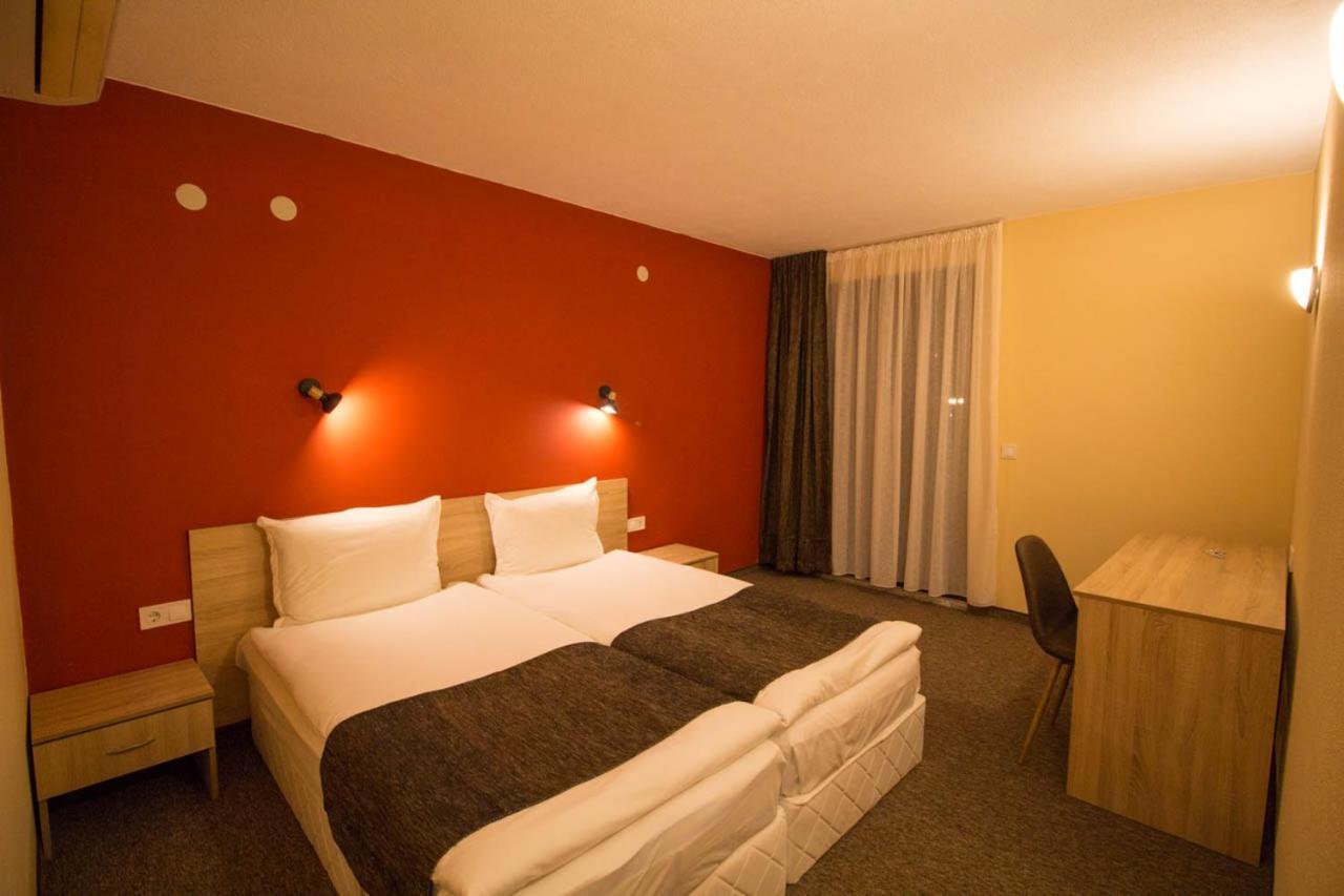 Evridika Hotel Devin Exterior photo